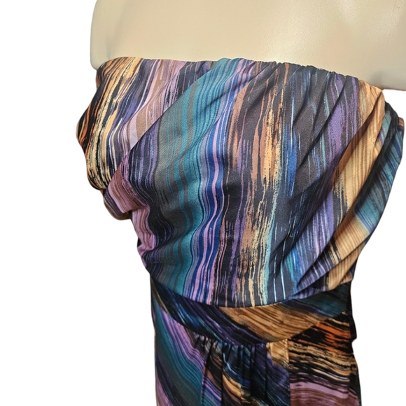 The limited strapless dress. 8 - Picture 2 of 5